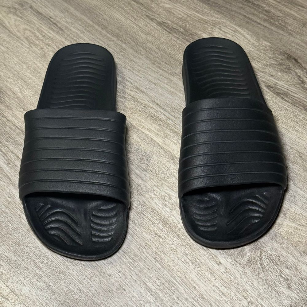 Soft flip flops water shoes‎ size 10